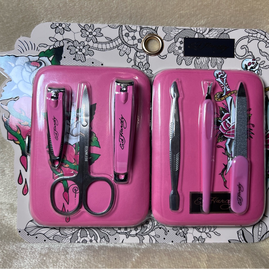 Ed Hardy 6Piece Travel Nail Manicure Kit